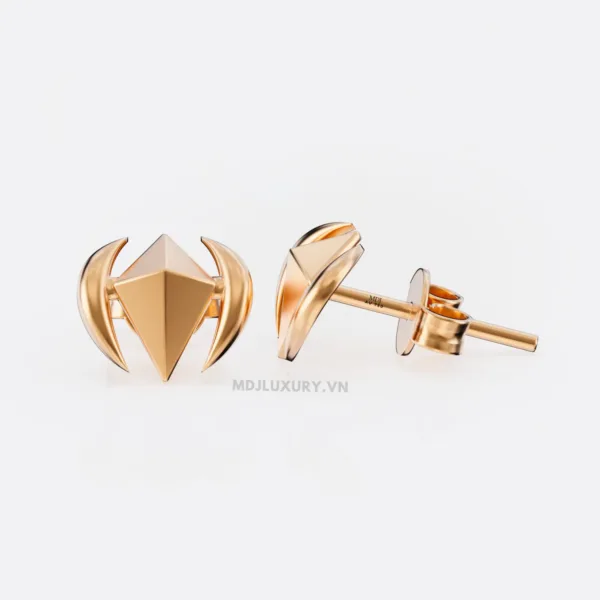 Bông tai nam 18k là trang sức không thể thiếu trong tủ đồ BT40