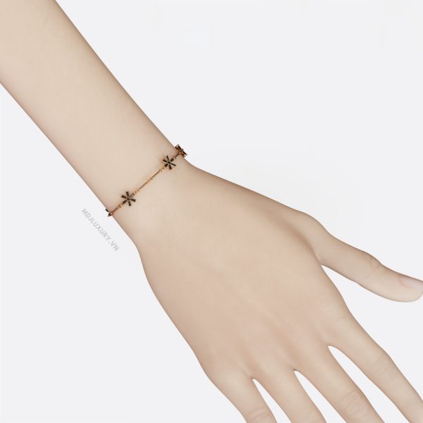 Vòng tay nữ vàng 18K - sự kết hợp hoàn hảo giữa truyền thống và hiện đại VTN14