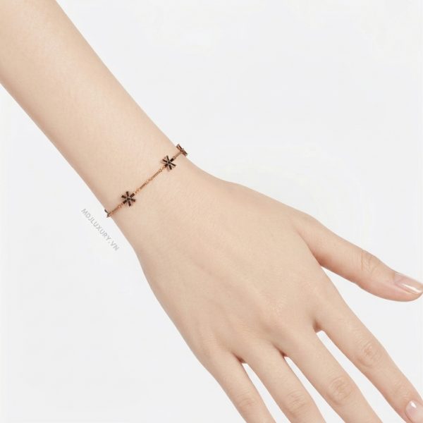 Vòng tay nữ vàng 18K – sự kết hợp hoàn hảo giữa truyền thống và hiện đại VTN14