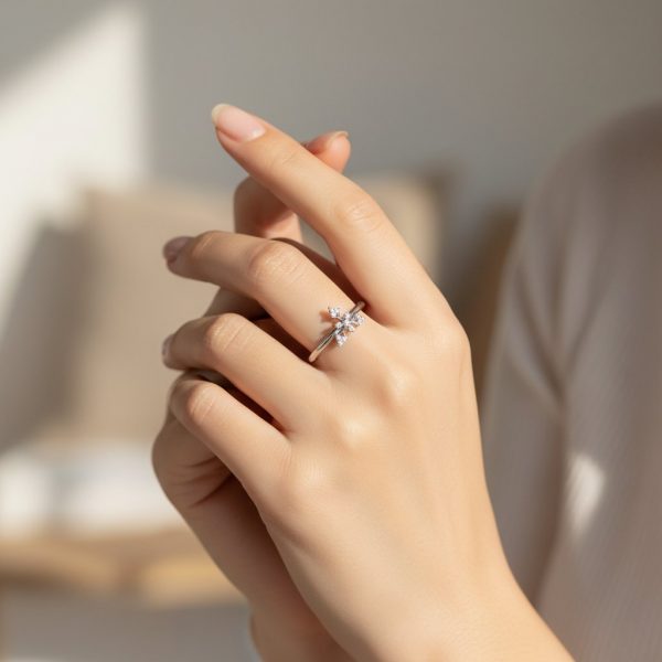 Nhẫn Cầu Hôn Kim Cương Giá Rẻ dưới 2 Triệu Flower F022