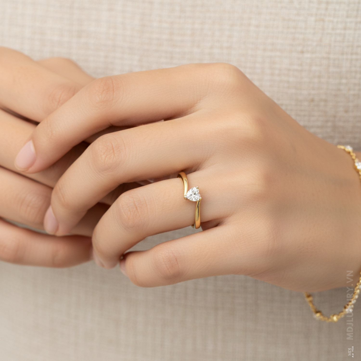 Nhẫn Cầu Hôn Trái tim vàng tây 18K NNU264KC