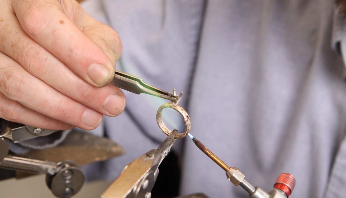 làm mới trang sức vàng cũ Hà Nội