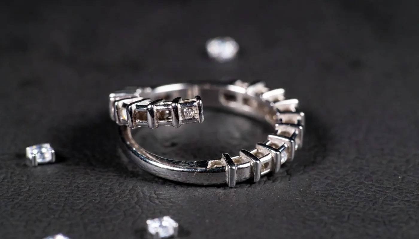 thu mua nhẫn platin rớt đá